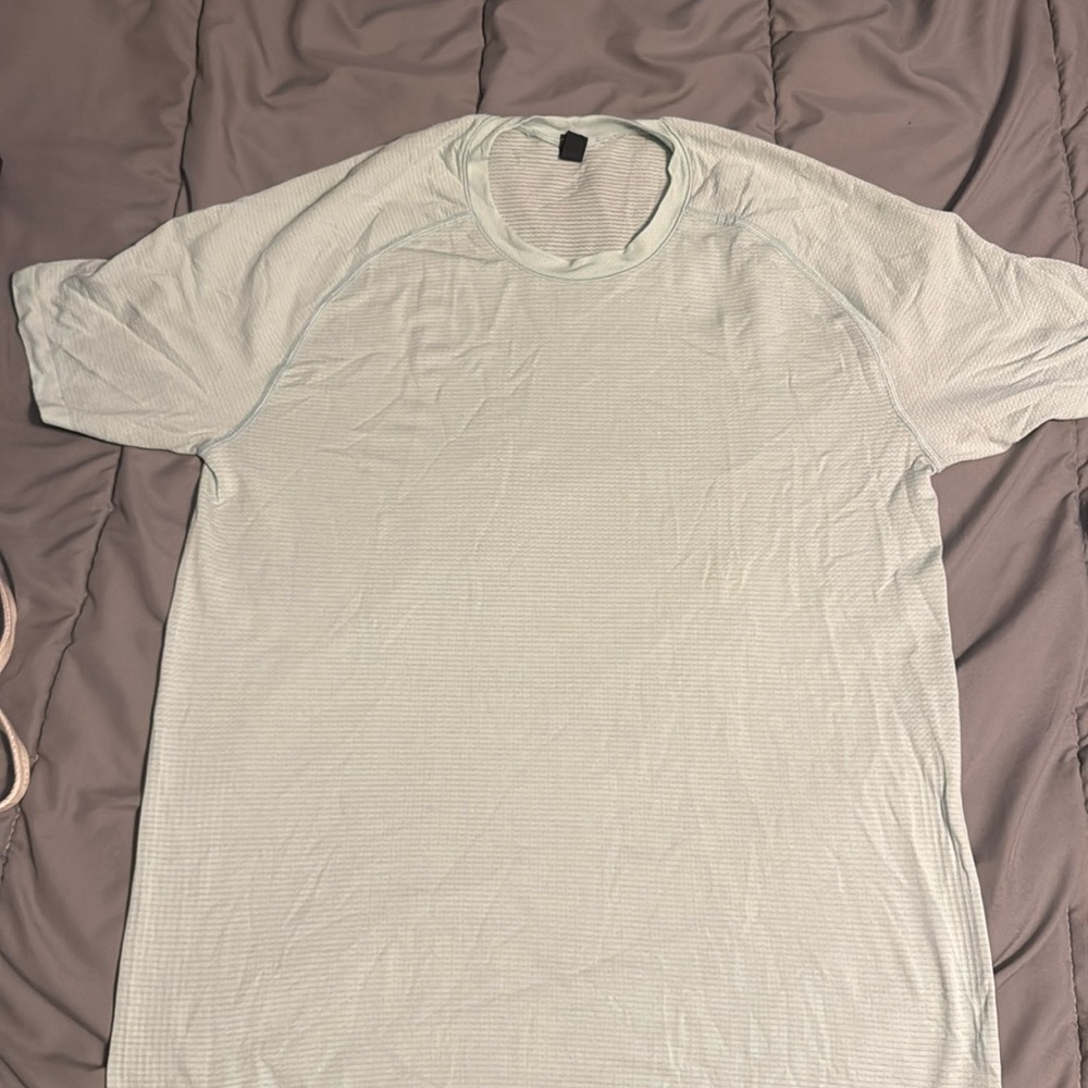 Lululemon men’s shirt, light green, Medium
